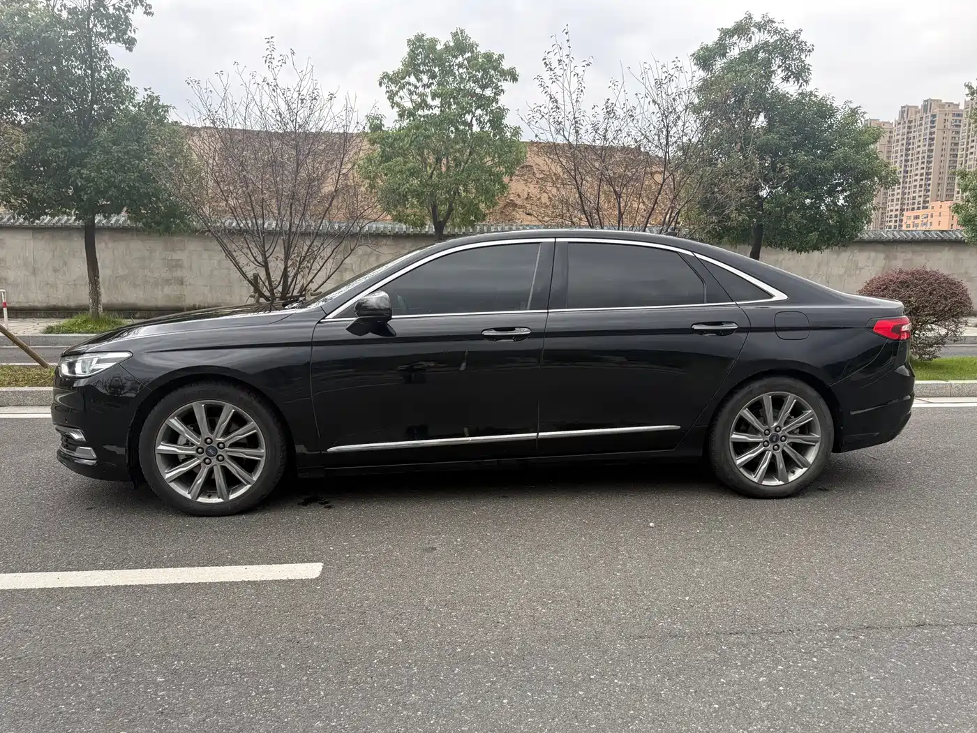 Ford Taurus 2022 2019 EcoBoost 245 Premium Edition