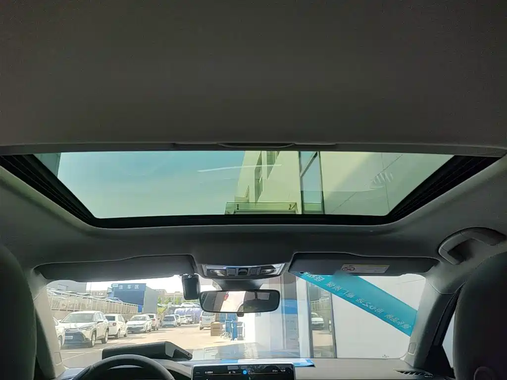 Volkswagen Lavida 2024 Model 300TSI DSG Starlight Leading Edition фото 18