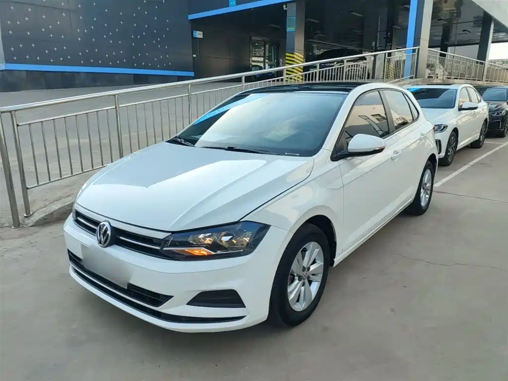 Volkswagen Polo 2019 Plus 1.5L Automatic Panorama Enjoyment Edition фото 2