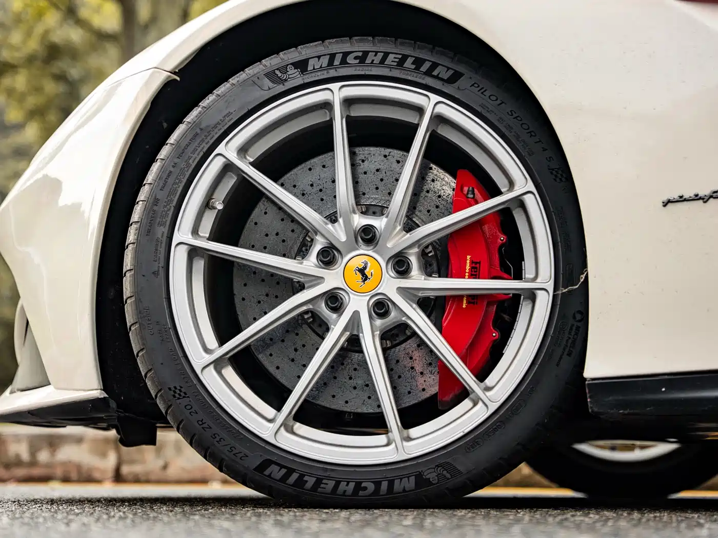 Ferrari F12berlinetta 2013 6.3L Standard фото 14