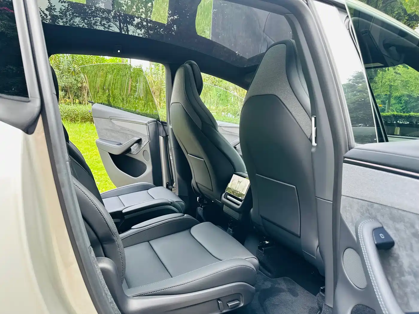 Tesla Model Y L 2026 2025 Facelift Long Range AWD