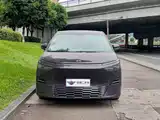 Фото 2 - XPeng X9