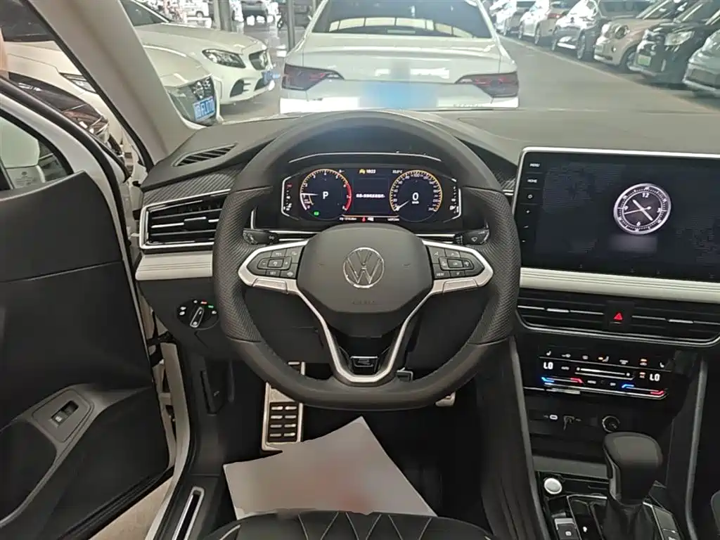 Volkswagen Tiguan L 2024 330TSI Automatic 2WD R-Line Premium Enjoyment Edition фото 7