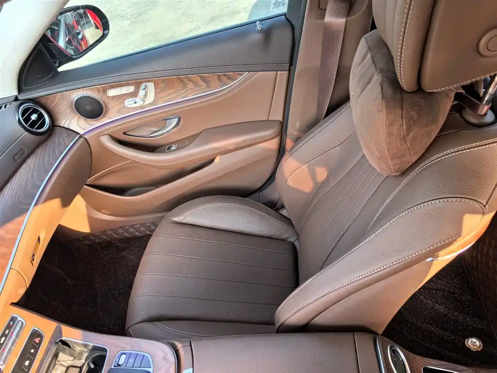 Mercedes-Benz E-Class 2023 E 300 L Fashion фото 12