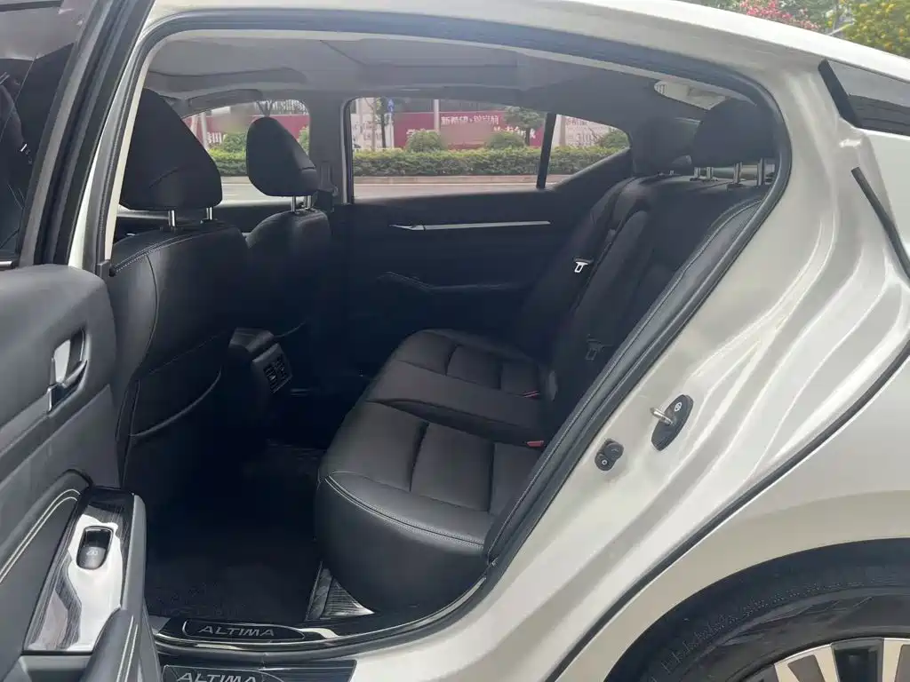 Photo 11 - Nissan Teana