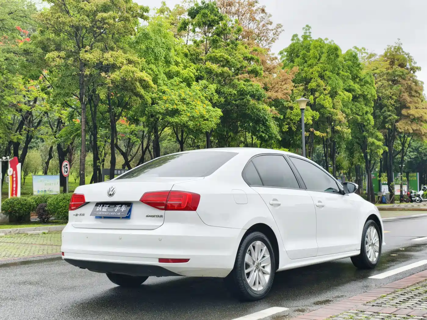 Volkswagen Sagitar 2018 1.6L Automatic Fashion фото 8