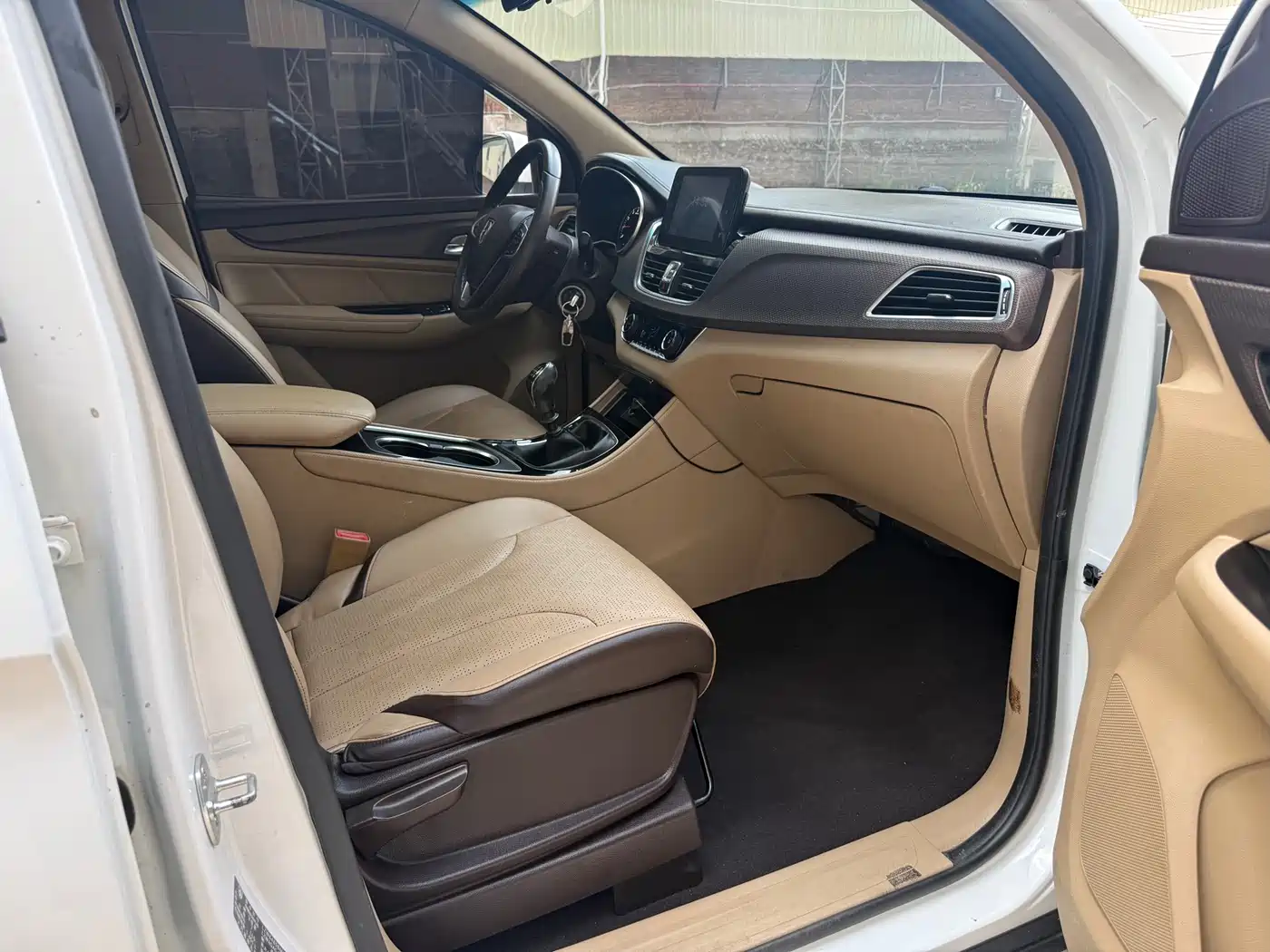 Baojun 730 2017 1.5T Manual Luxury 7-Seater фото 14