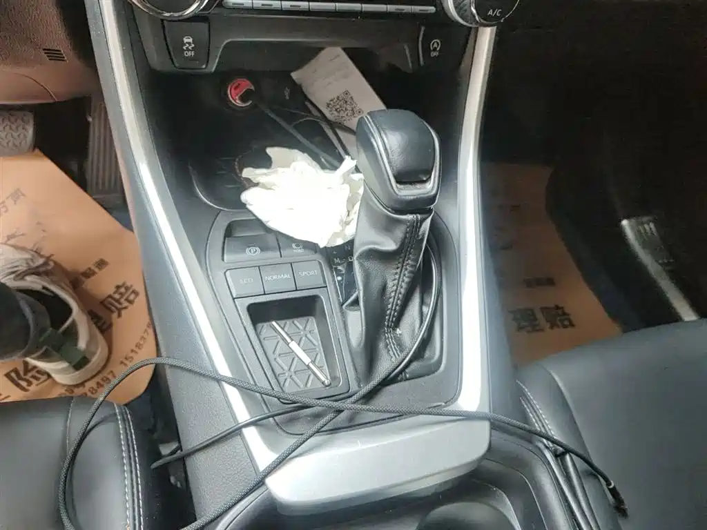 Toyota Wildlander 2023 2.0L CVT FWD Urban фото 10