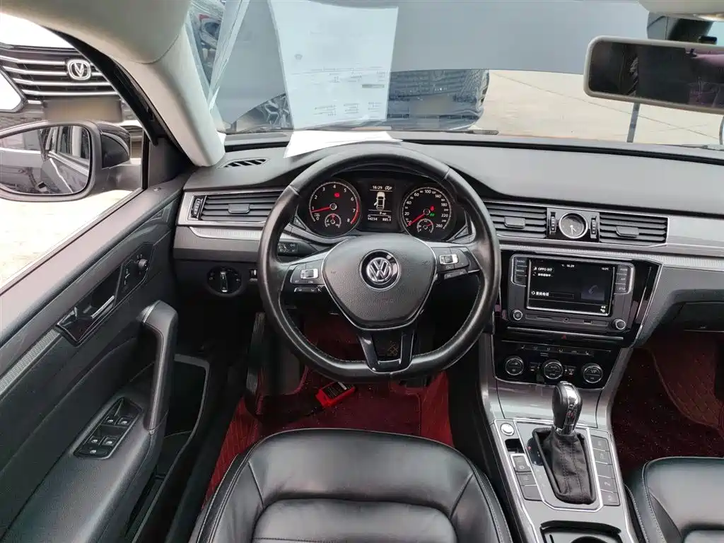Volkswagen Passat 2017 330TSI DSG Prestige фото 11