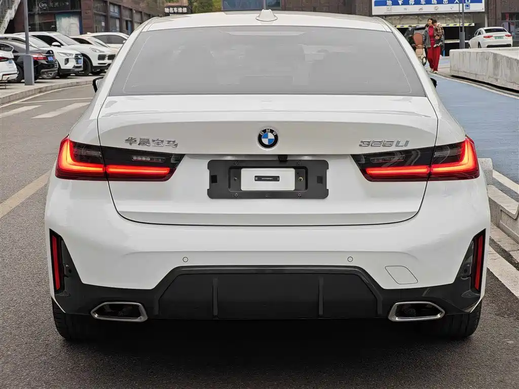 BMW 3 Series 2024 325Li M Sport Package фото 10
