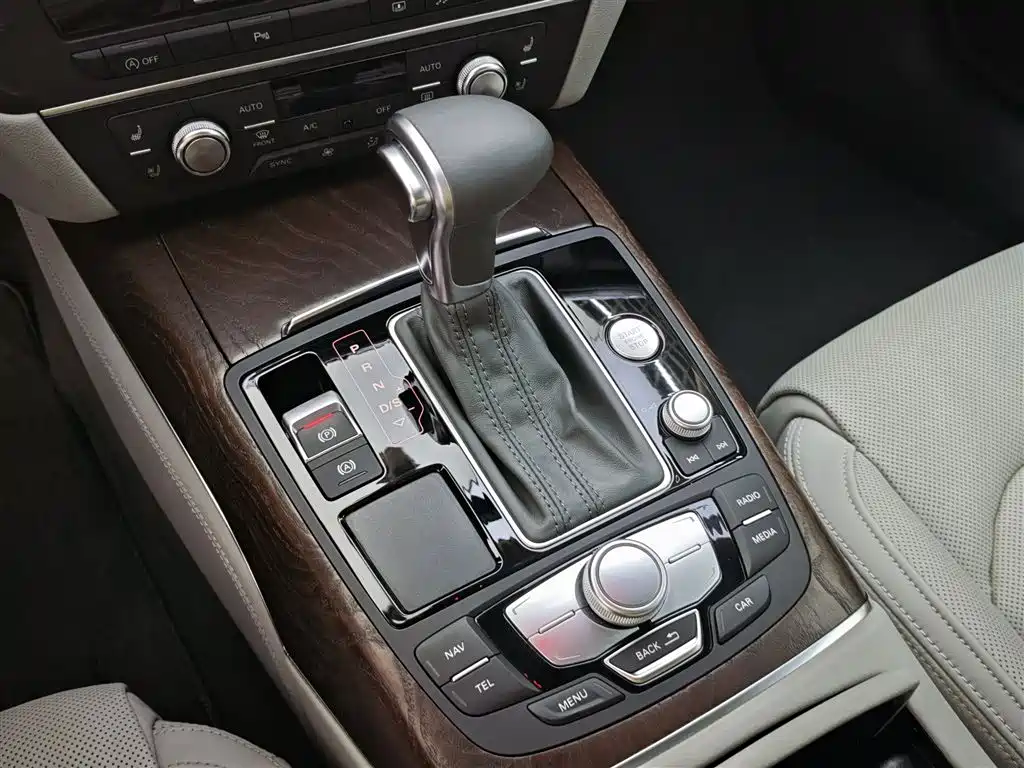 Audi A6L 2014 50 TFSI quattro Luxury фото 13