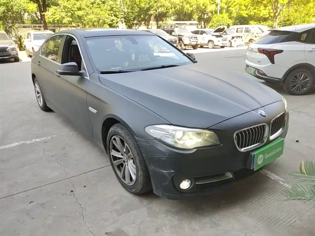 BMW 5 Series 2017 520Li Classic Edition фото 4