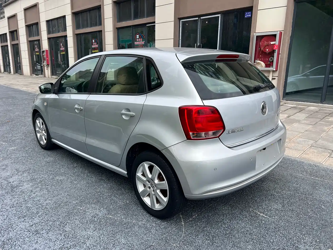 Volkswagen Polo 2011 1.4L Automatic Cool Edition фото 7