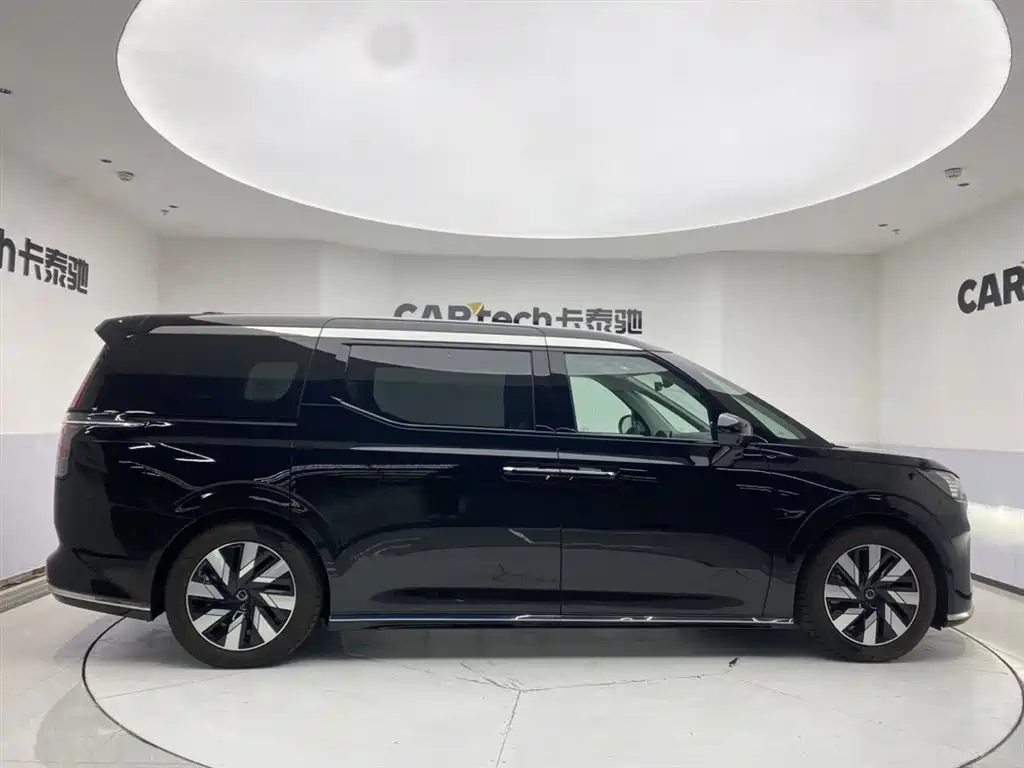 Volvo EM90 2026 2025 Ultra Six-Seater