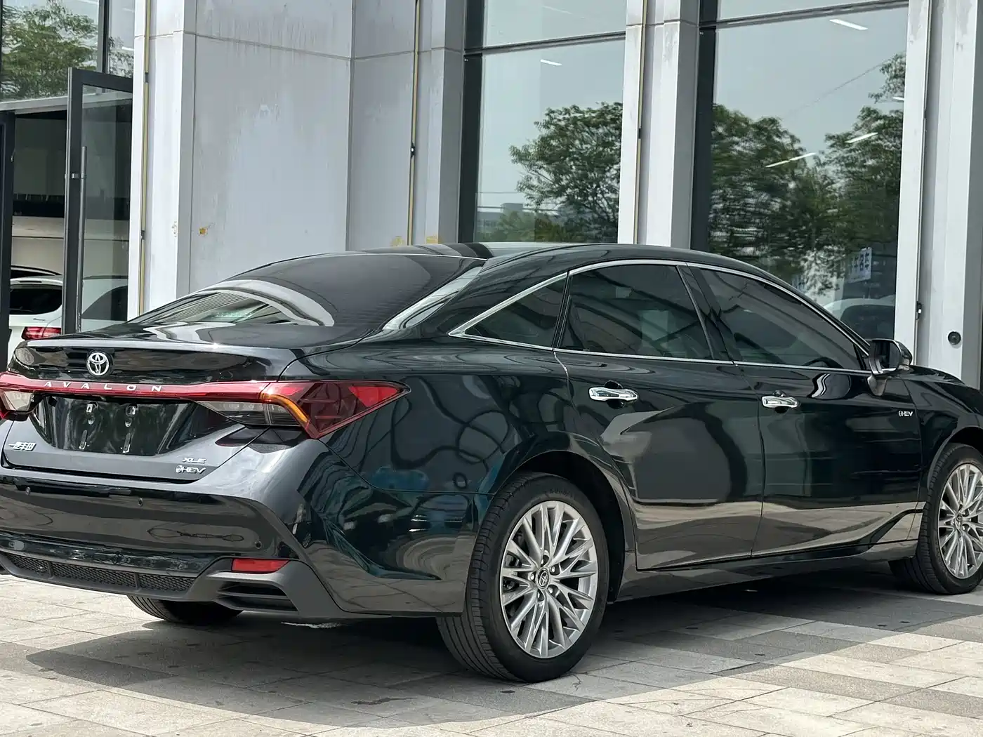 Toyota Avalon 2024 Model Hybrid 2.0L Prestige Edition фото 3