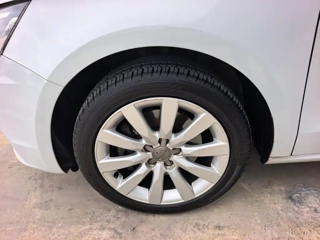 Фото 6 - Audi A1