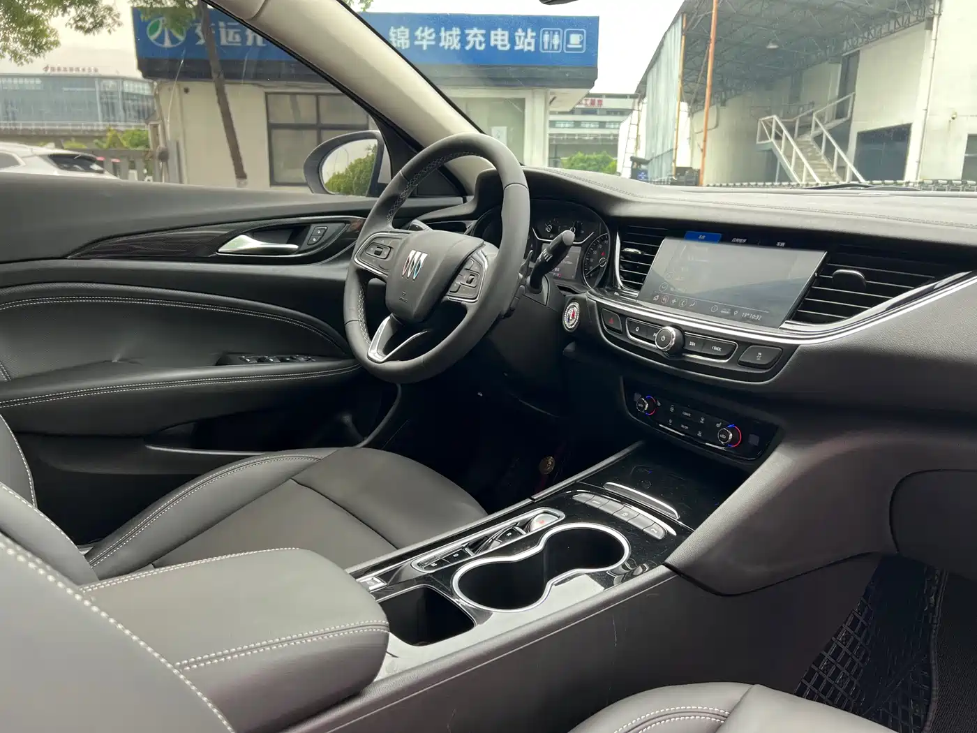 Buick Regal 2024 25T Ultra Comfort Edition фото 9