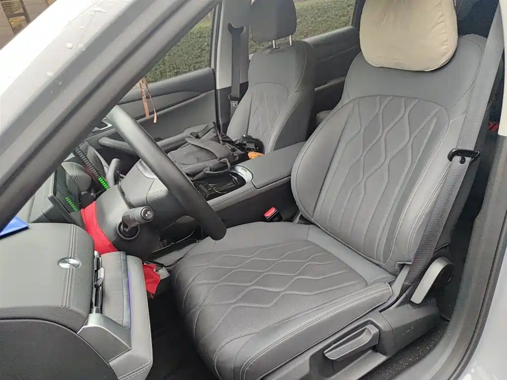 Geely Galaxy Galaxy A7 2025 EM-i 70km Luxury Edition фото 11