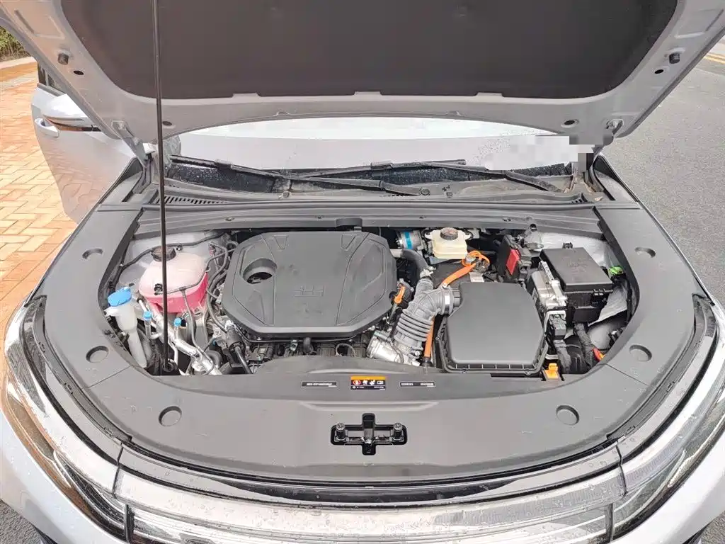 Geely Galaxy Galaxy A7 2025 EM-i 70km Luxury Edition фото 16