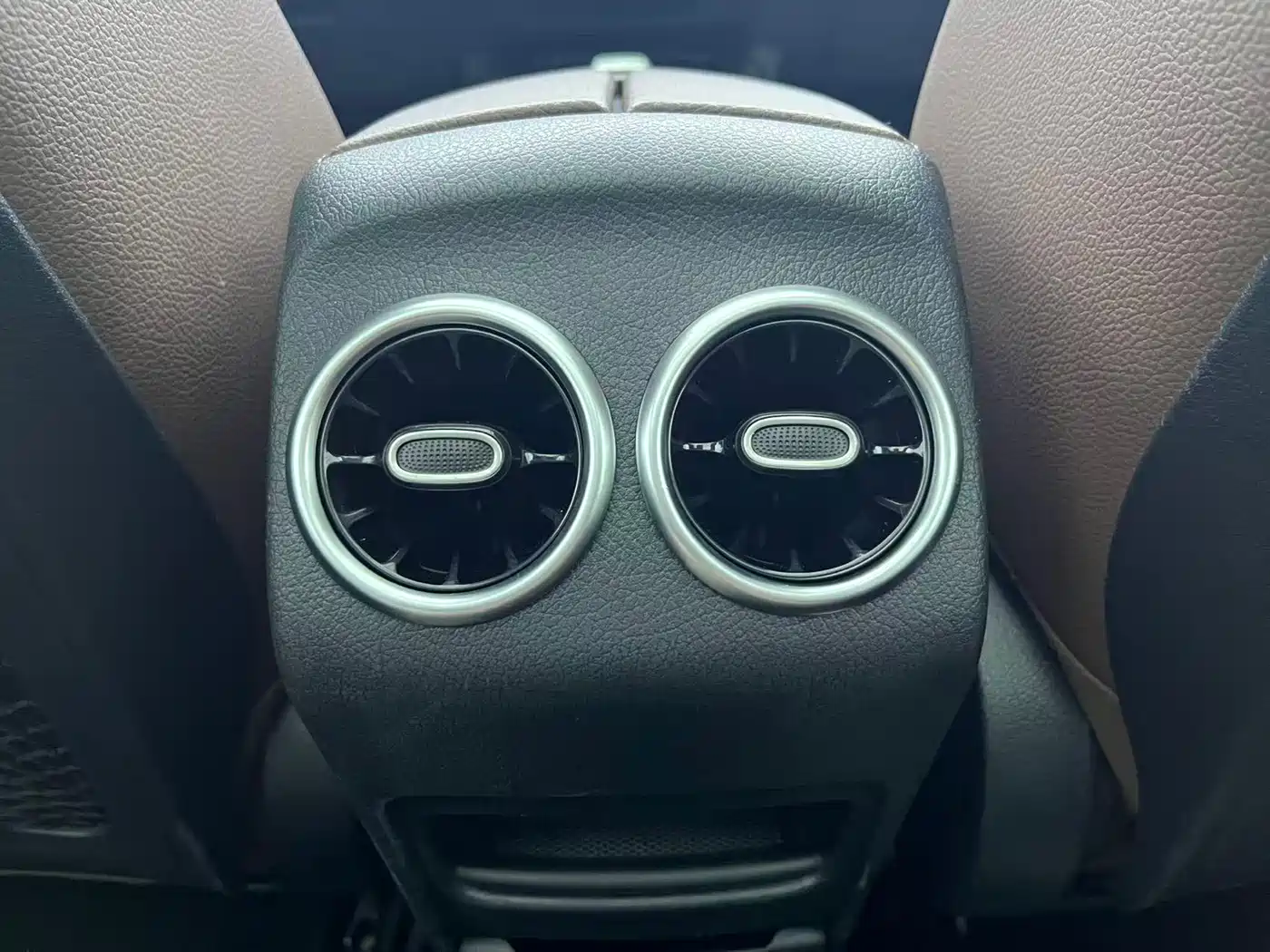Фото 12 - Mercedes-Benz GLB