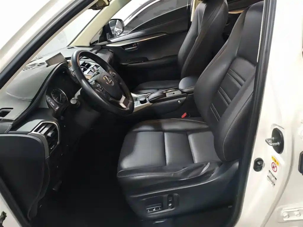 Lexus NX 2016 200 AWD F Sport фото 15