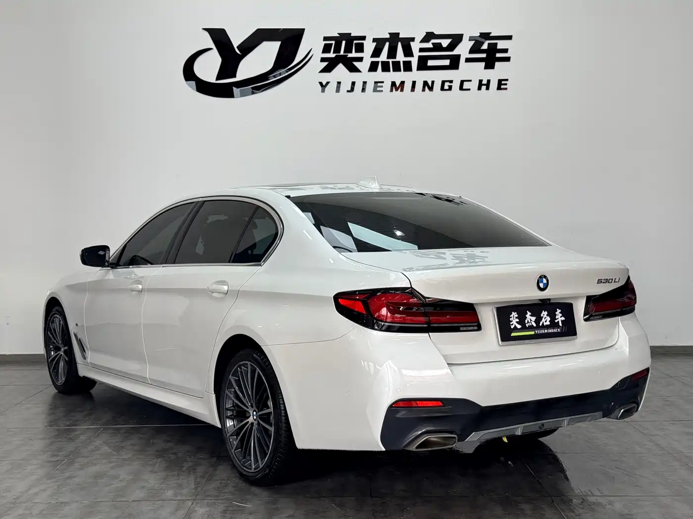 BMW 5 Series 2022 Facelift 530Li Leading M Sport Package фото 21