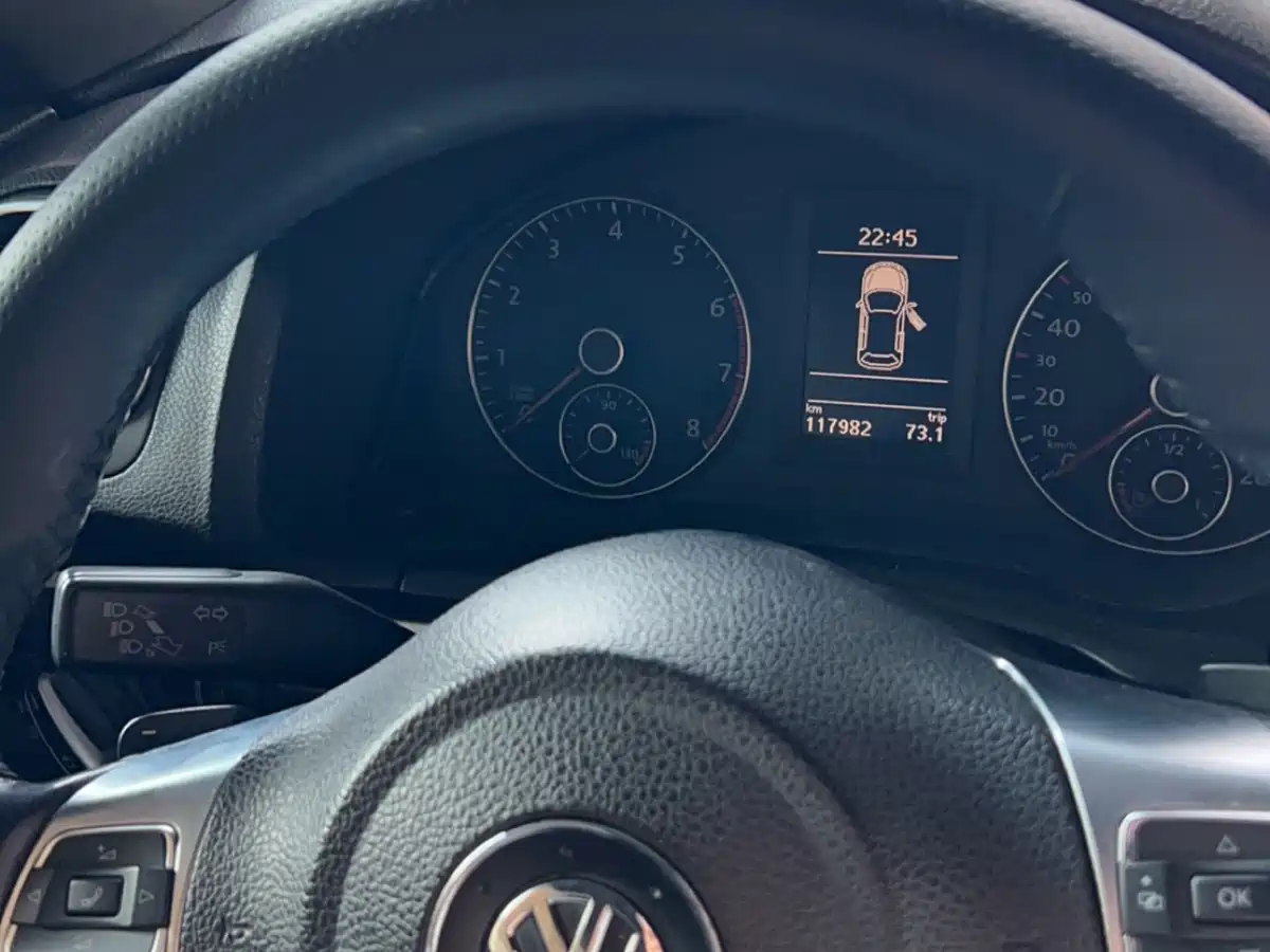 Volkswagen Scirocco 2012 2011 2.0TSI Luxury