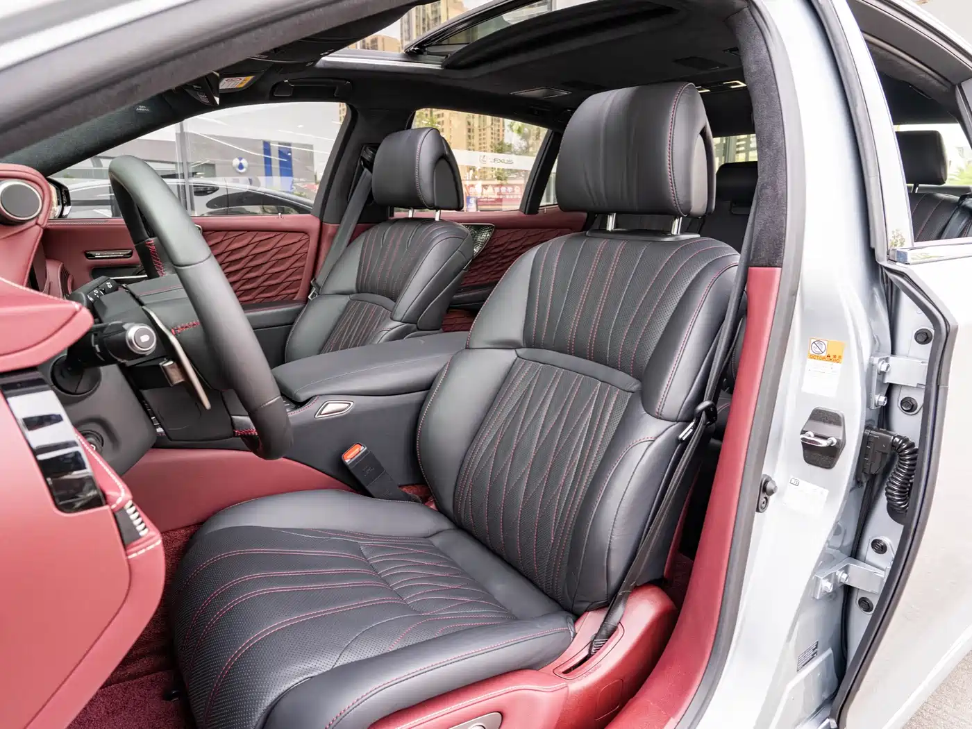 Lexus LS 2021 500h Executive Edition фото 11