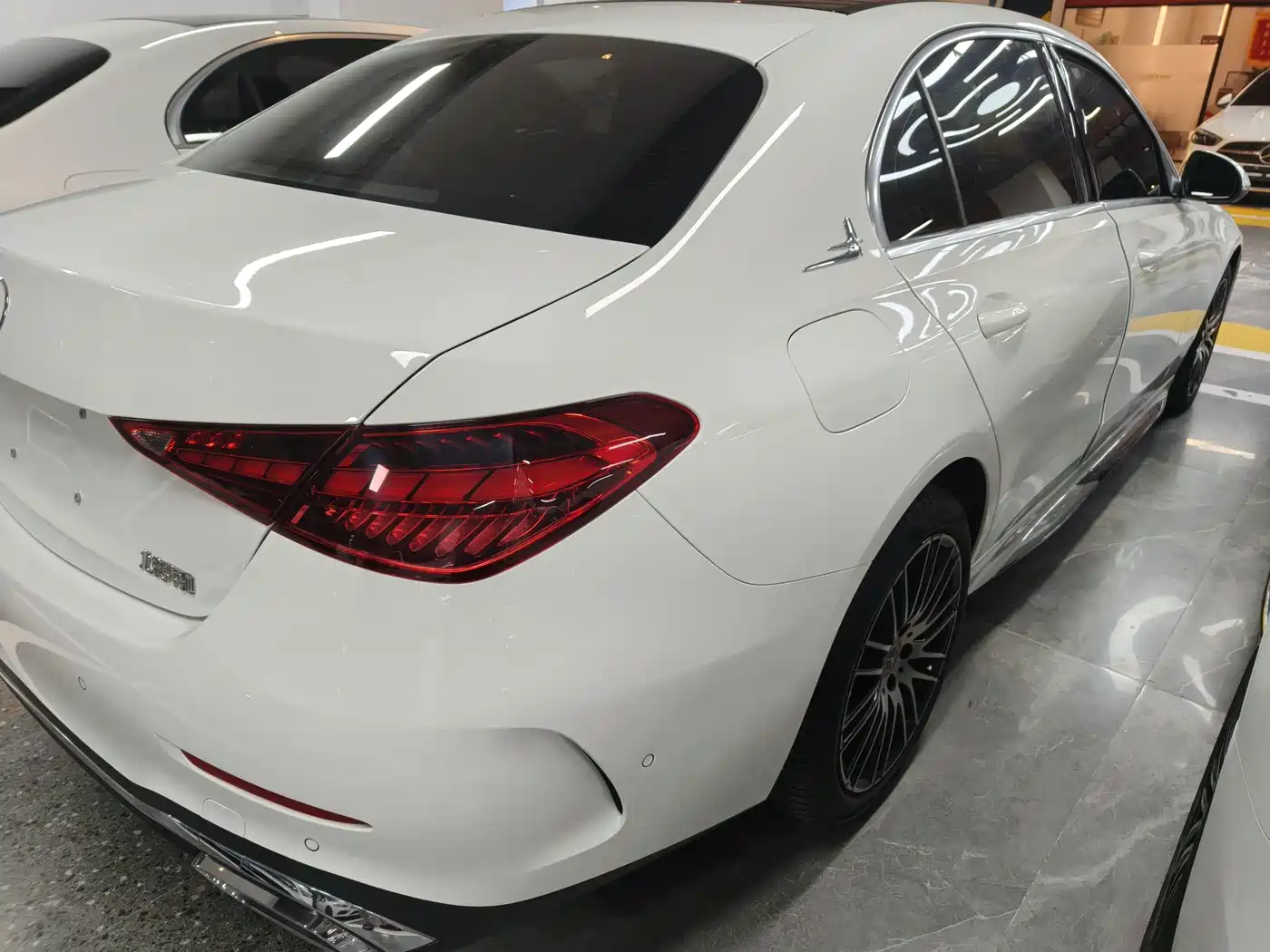 Photo 11 - Mercedes-Benz C-Class
