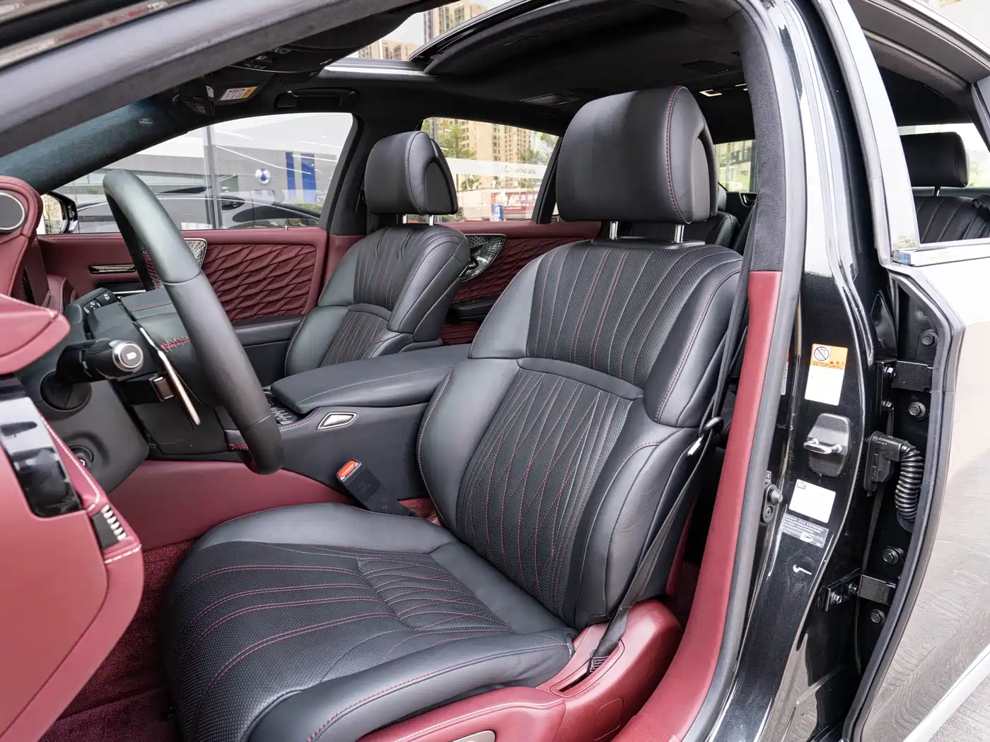 Lexus LS 2021 500h Executive Edition фото 11