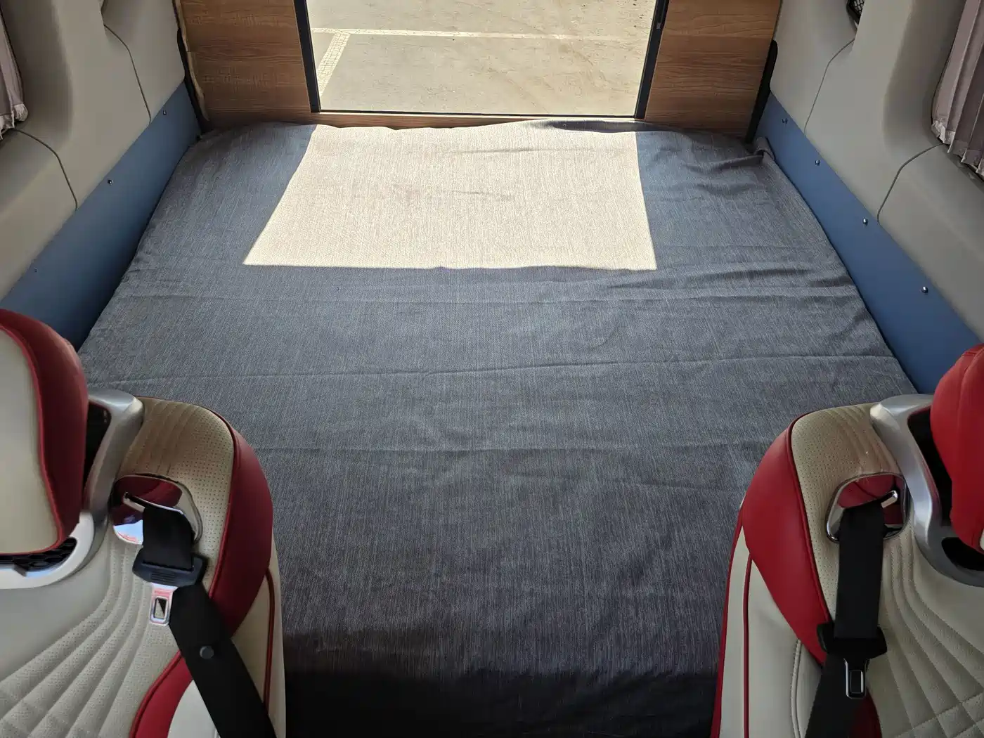 Iveco Daily 2023 2021 2.0T Manual Chaorui Long Wheelbase Short Overhang High Roof Sliding Door F1A