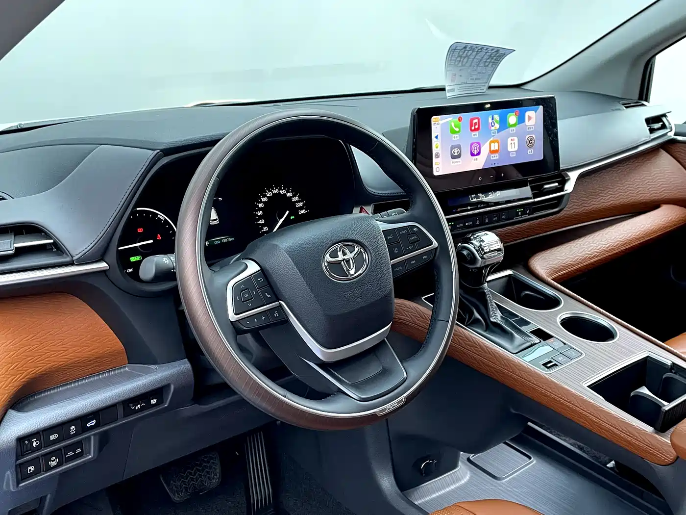 Toyota Sienna 2024 2.5L Hybrid Comfort Edition фото 11