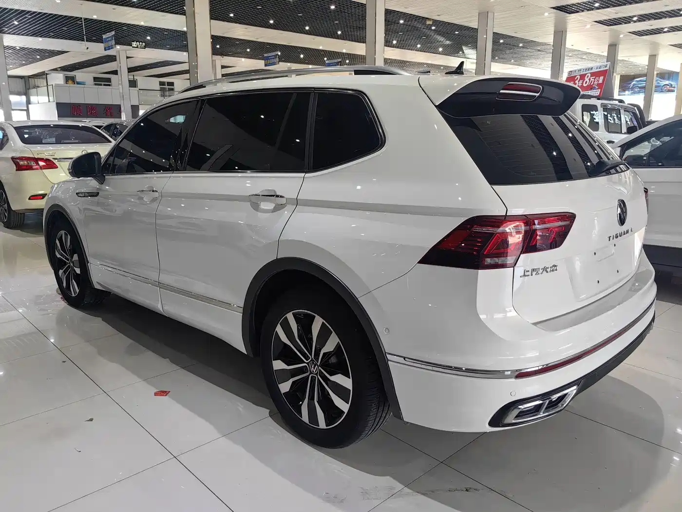 Volkswagen Tiguan L 2022 330TSI Auto 2WD R-Line Premium Edition фото 7