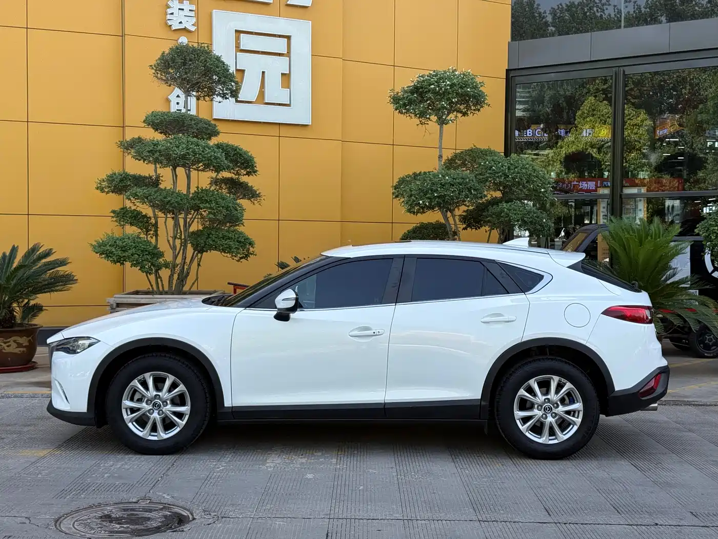 Фото 7 - Mazda CX-4