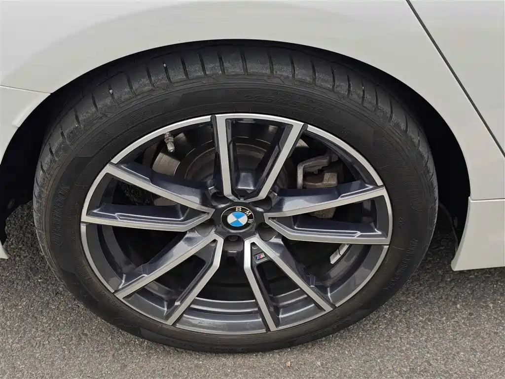 BMW 3 Series 2024 325Li M Sport Package фото 13
