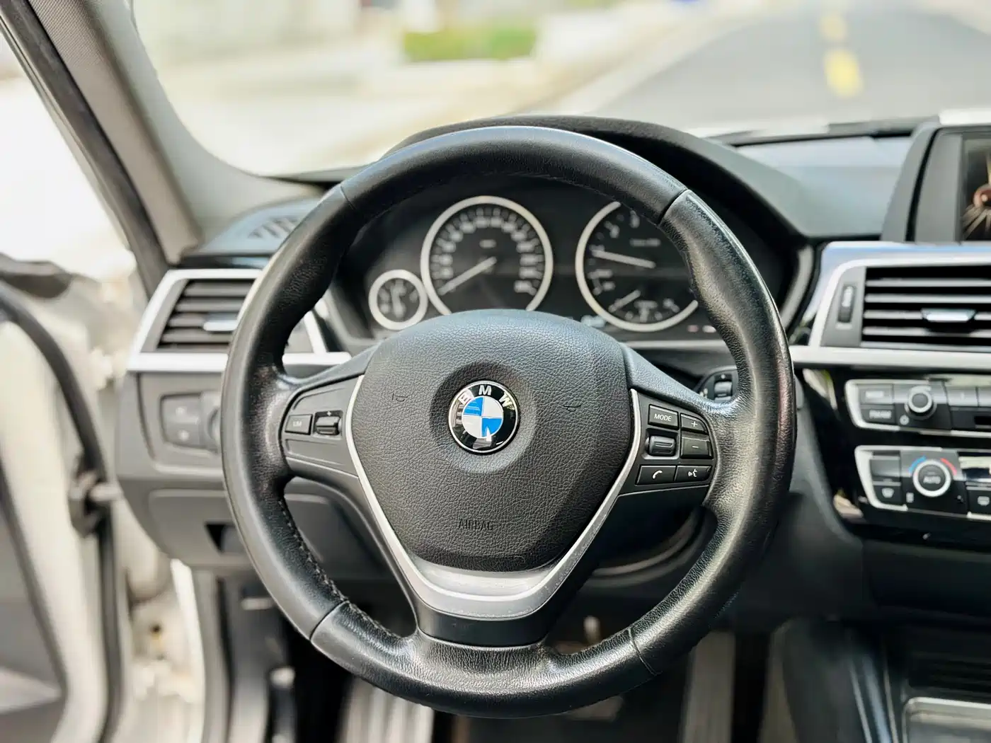 BMW 3 Series 2017 320Li Fashion фото 14