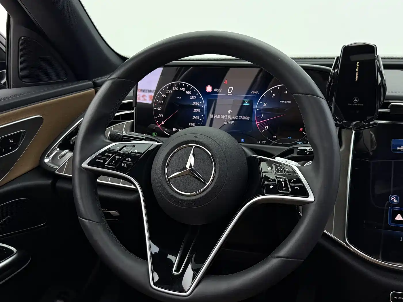 Mercedes-Benz E-Class 2024 E 300 L Fashion фото 18