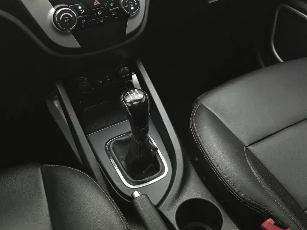 Changan CS35 2015 2015 1.6L Manual Luxury (China IV)