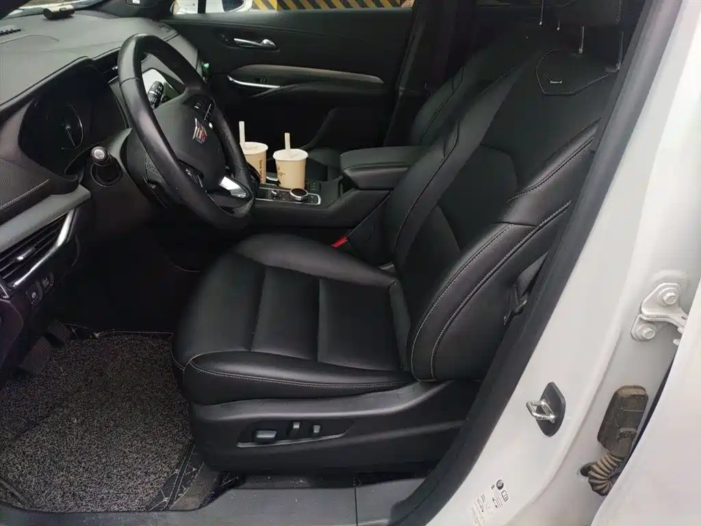 Cadillac XT4 2022 28T FWD Luxury фото 16