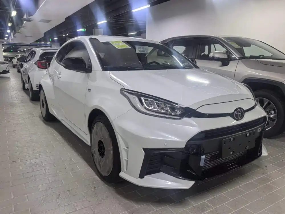 Toyota GR YARIS 2024 GR Evolution Edition фото 2