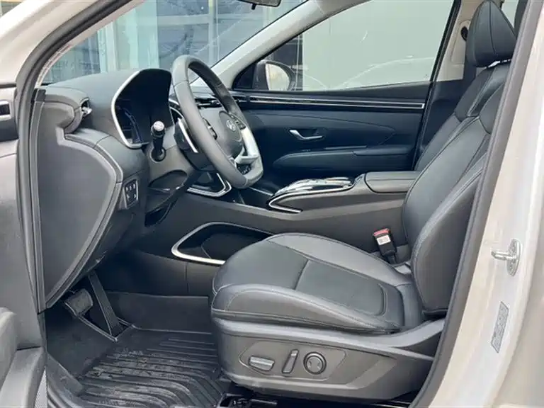 Hyundai Tucson 2023 Tucson L 1.5T Automatic 2WD DLX Luxury Edition фото 17