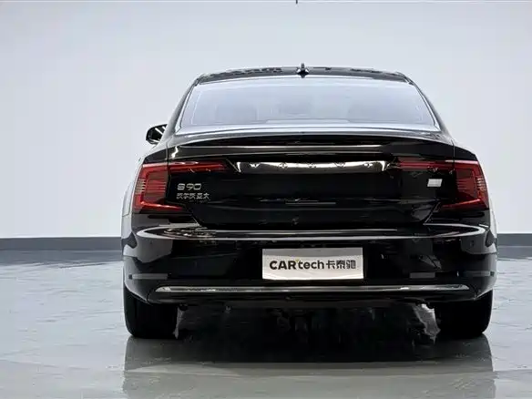 VOLVO S90 PLUG IN HYBRID