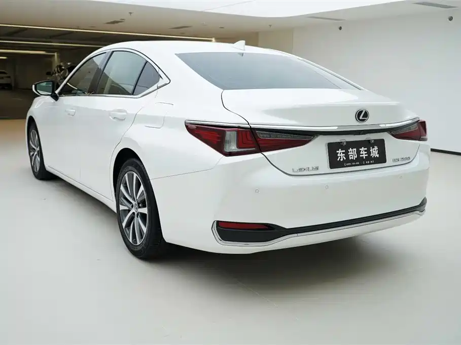 Lexus ES 2018 200 Excellence Edition China V фото 4