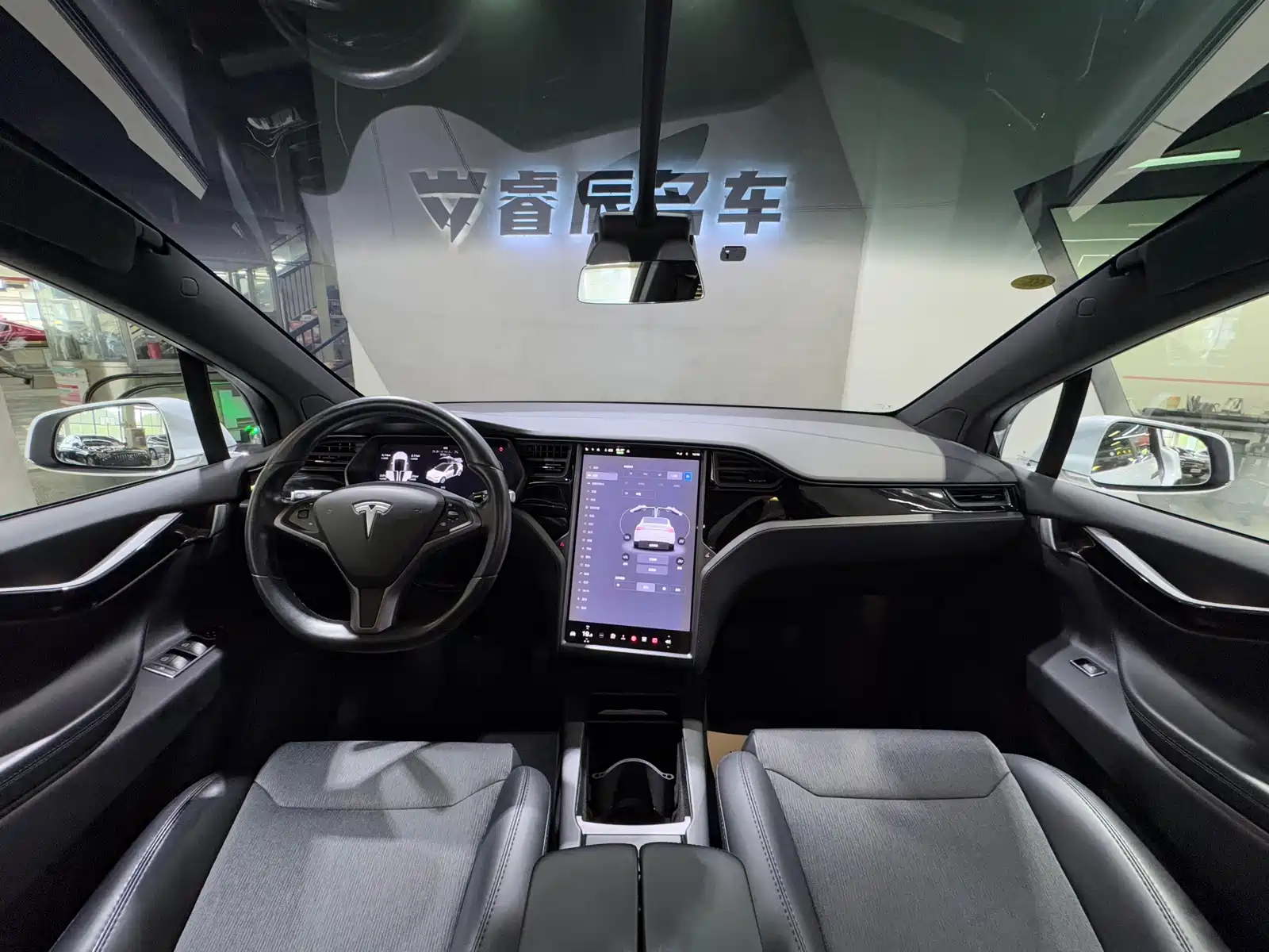 Фото 9 - Tesla Model X