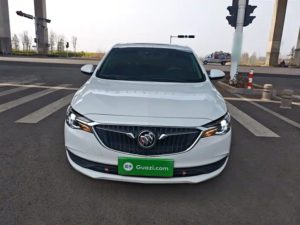 Buick Excelle 2018 18T Automatic Elite фото 3