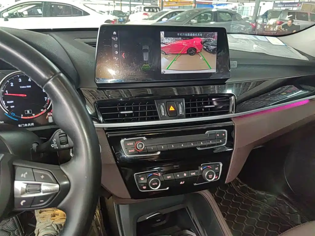 BMW X1 2022 sDrive25Li Leading фото 13