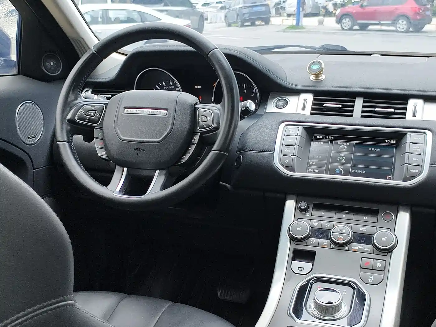 Land Rover Range Rover Evoque 2015 2.0T 5-Door Intelligent Edition фото 5