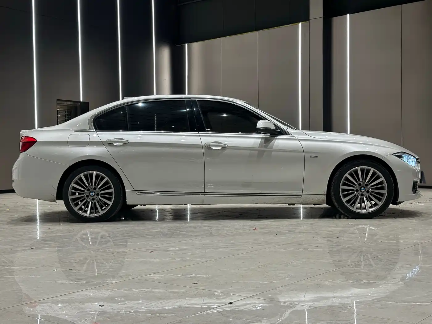 BMW 3 Series 2018 320Li Leading Luxury Package фото 5