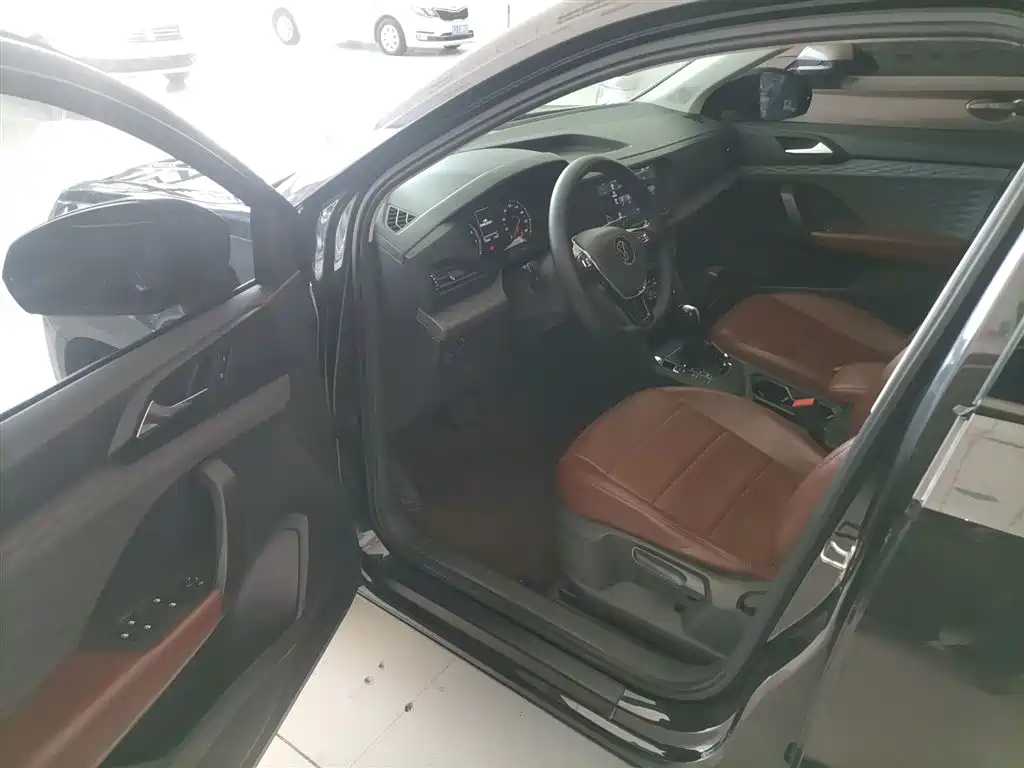 VOLKSWAGEN TUYUE