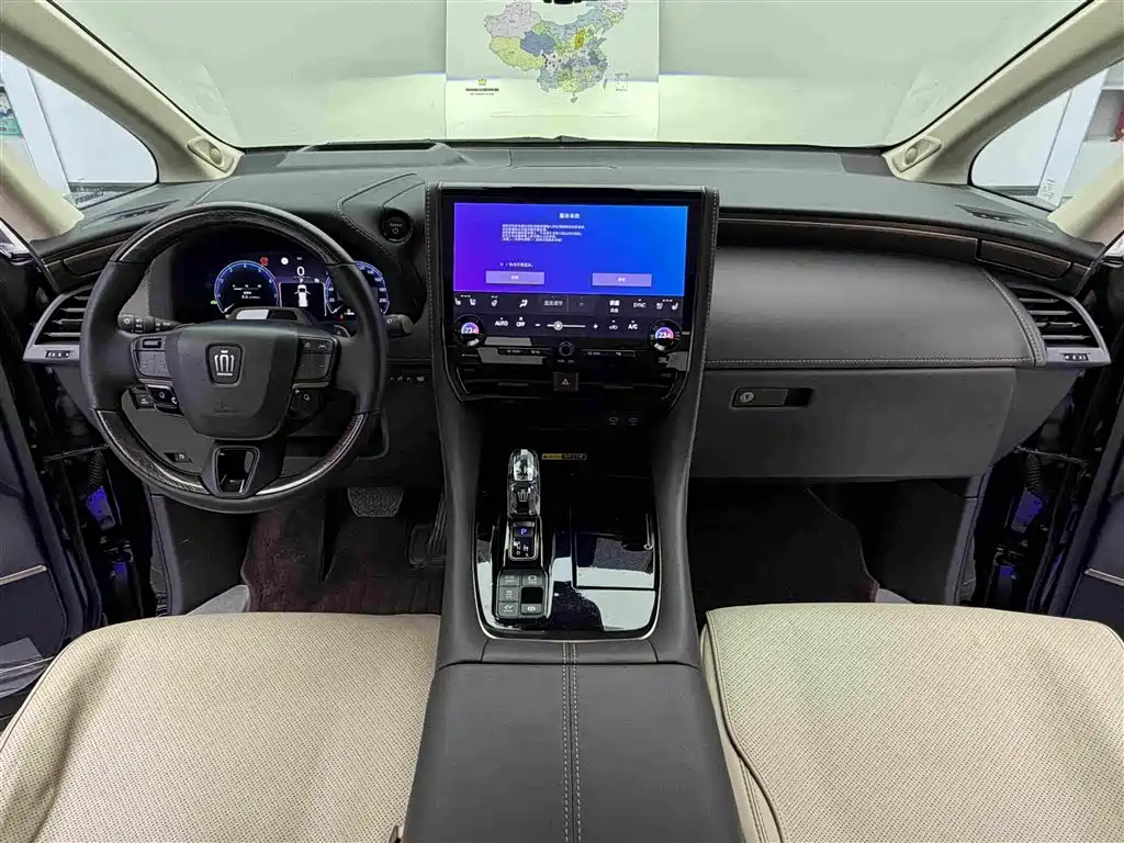 Фото 18 - Toyota Vellfire